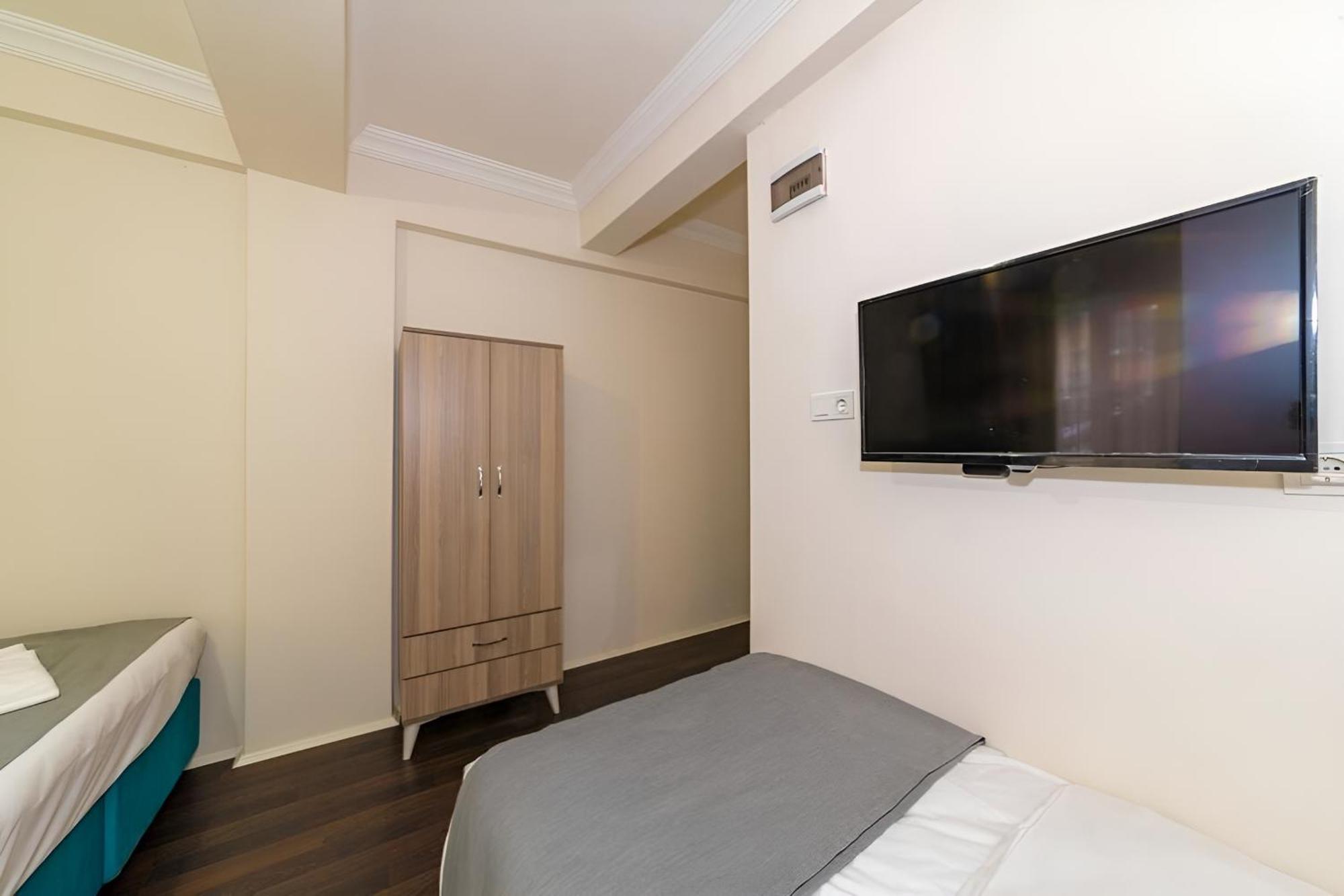 Grand Romanos Hotel Истанбул Екстериор снимка